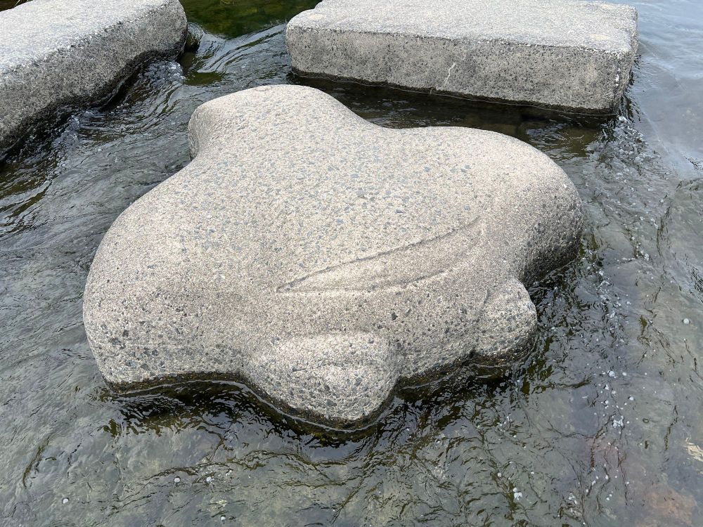 Manta Ray shaped stepping stone
