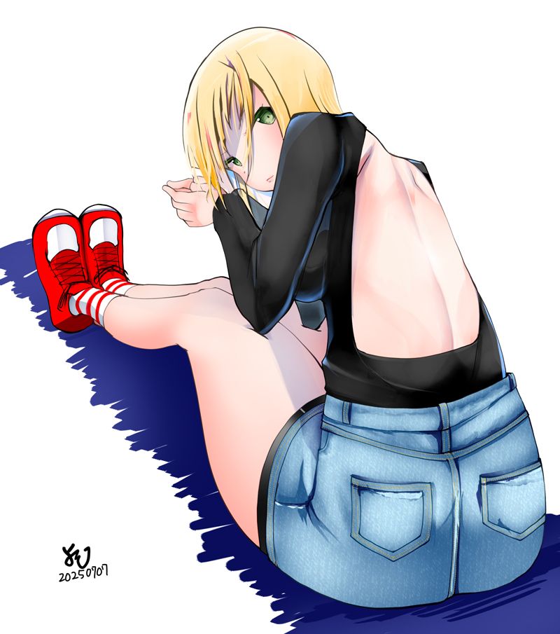 バックオープンボディスーツを着たキャラ