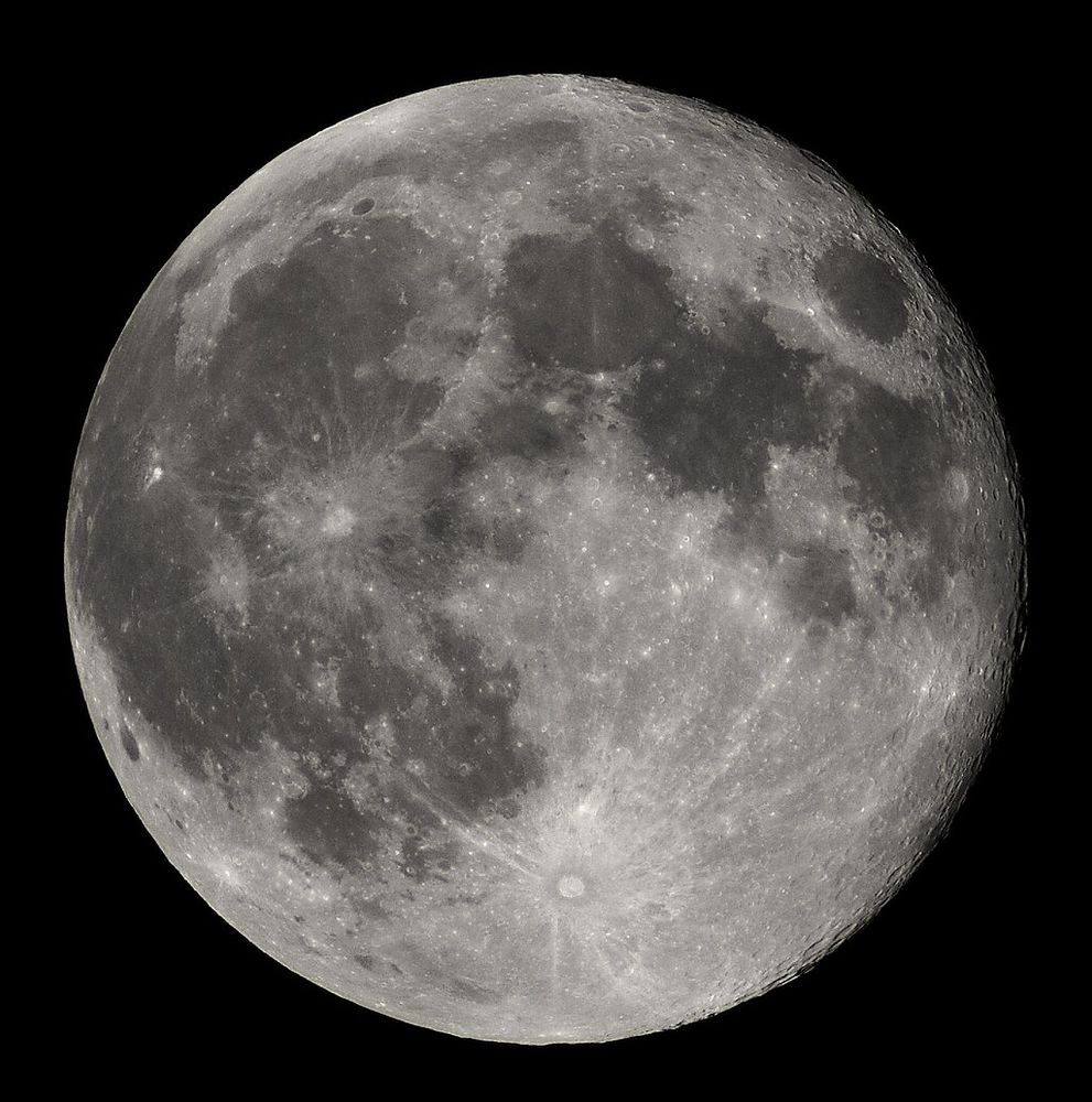 Der Mond von der Erde aus gesehen.
Foto aus: 
Foto von: <p><a href="https://commons.wikimedia.org/wiki/File:Full_Moon_Luc_Viatour.jpg#/media/Datei:Full_Moon_Luc_Viatour.jpg"><img src="https://upload.wikimedia.org/wikipedia/commons/d/dd/Full_Moon_Luc_Viatour.jpg" alt="Der Mond von der Erde aus gesehen" height="1424" width="1411"></a><br>Von <a href="//commons.wikimedia.org/wiki/User:Lviatour" title="User:Lviatour">Luc Viatour</a>, <a href="http://creativecommons.org/licenses/by-sa/3.0/" title="Creative Commons Attribution-Share Alike 3.0">CC BY-SA 3.0</a>, <a href="https://commons.wikimedia.org/w/index.php?curid=1254946">Link</a></p>