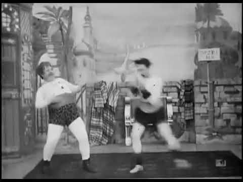Fat And Lean Wrestling Match (Nouvelles Luttes extravagantes, 1900) ㅡ Georges Méliès