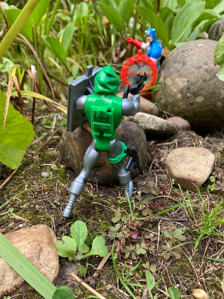 Battling Cap wihiost showing off his back (which has nice tampos!)
