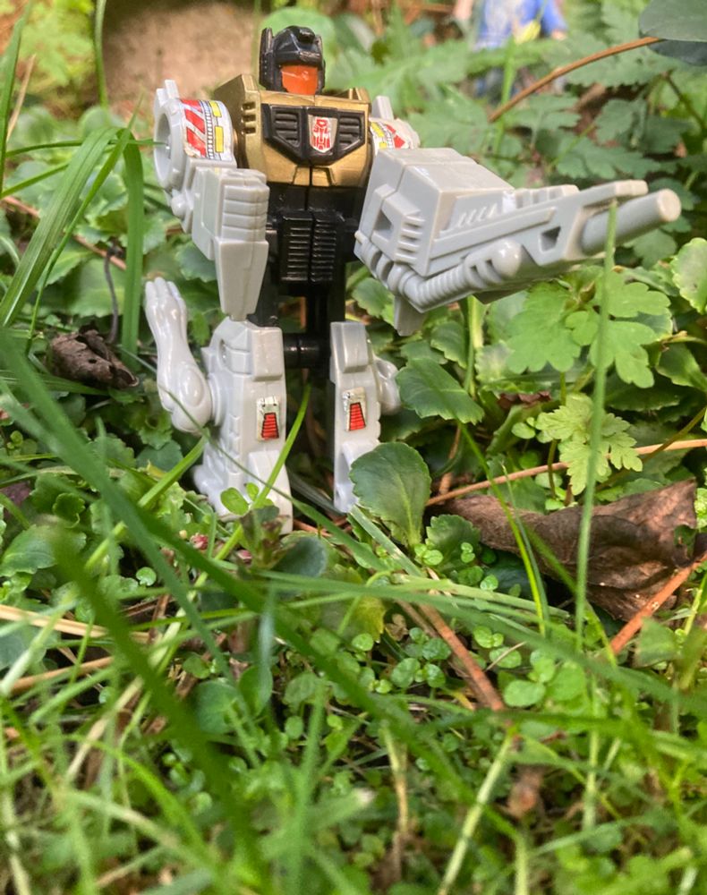 Robot mode! Unmistakably Grimlock. I do really like the tail gun (I wonder how my childhood games would have gone if I hadn’t lost mine. It did work out for the best as Euro Classic Grimlock is much better though do wonder if I would have ended up with both…)