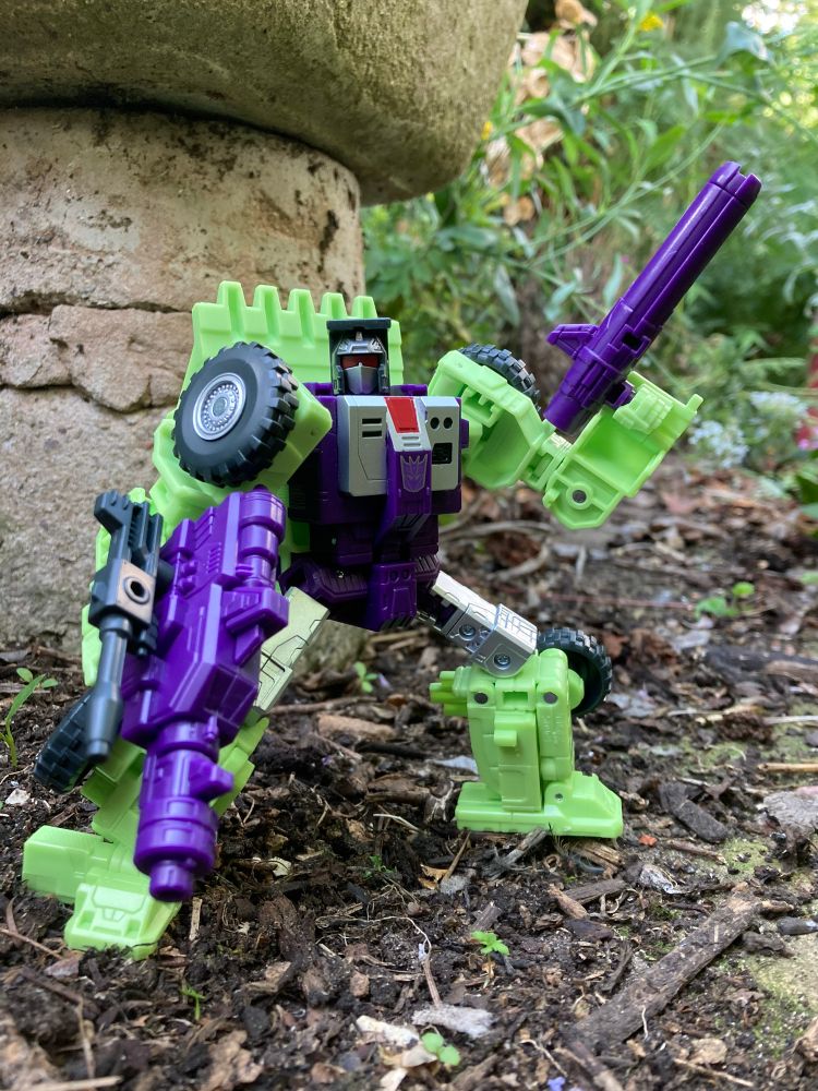 Transformers Studio Series Scrapper - a faithful interpretation of his animation model (plus two extra guns made out of Devastator’s big gun)