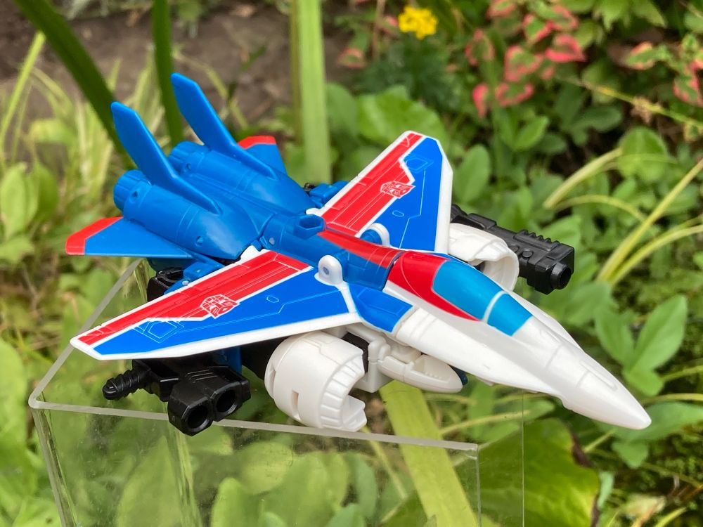 Transformers Robots in Disguise 2015 Stormshot - a white jet with blue and red accents