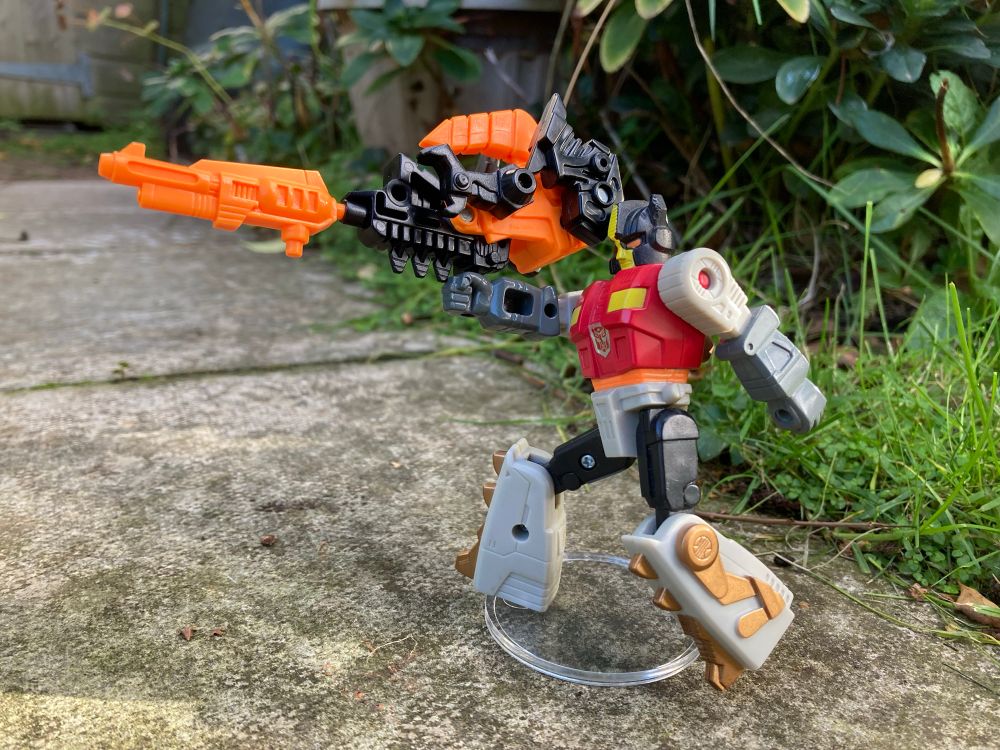 Wielding Tyrannitron in metal-rending shrapnel rifle mode