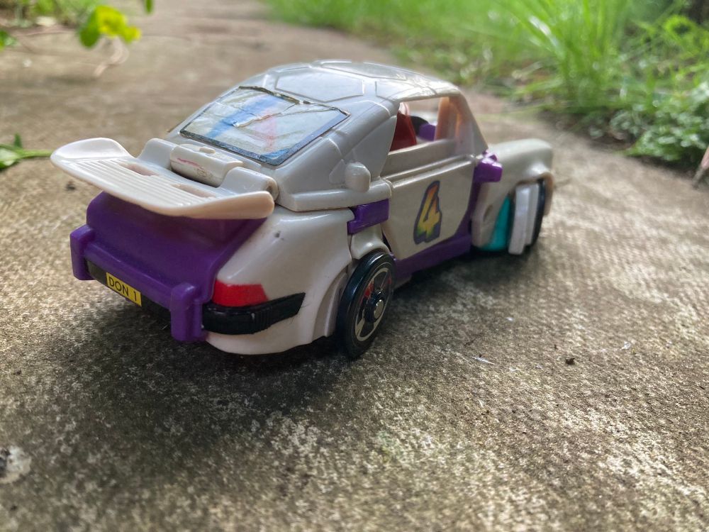 Back of the car showing of the surprising level of detail. It’s a really nice car form!