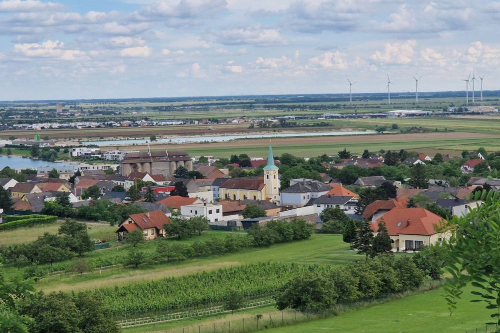 Die Wanderung "Zu den Weinrieden" in Berg