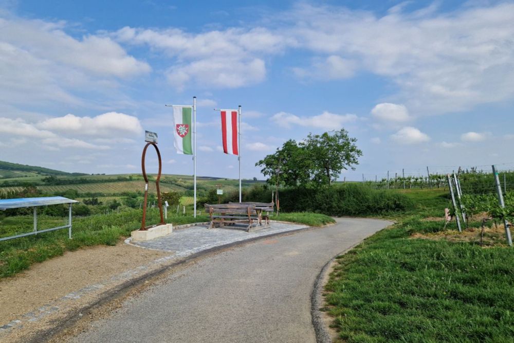 Der Weinwanderweg Hundschupfen in Mailberg