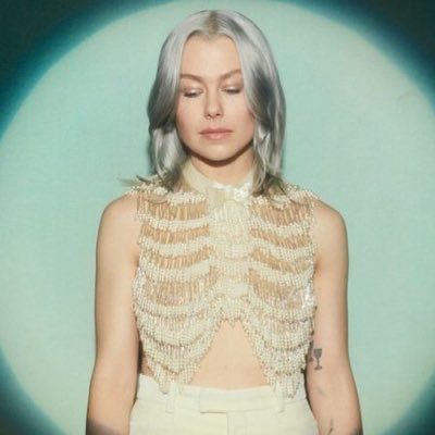 Phoebe Bridgers lookin hot in a beaded skeleton ribcage 