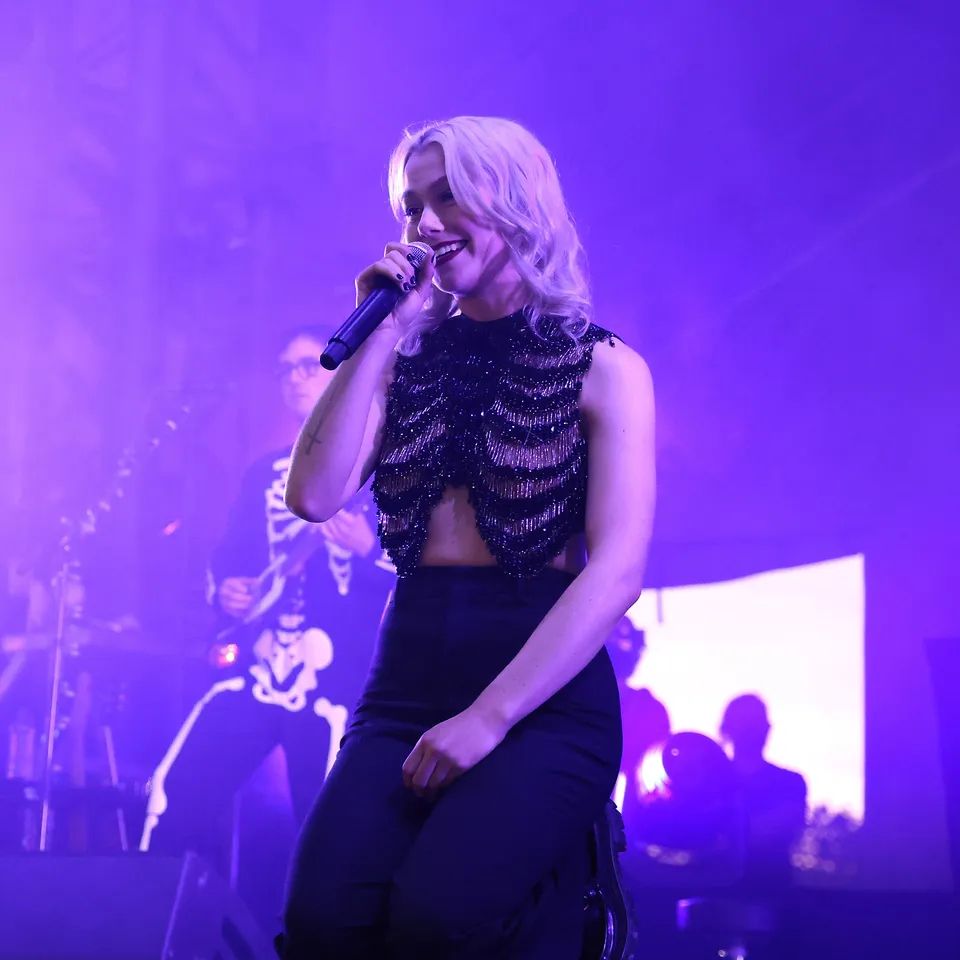 Phoebe Bridgers wearing beaded skeleton ribcage on tour 