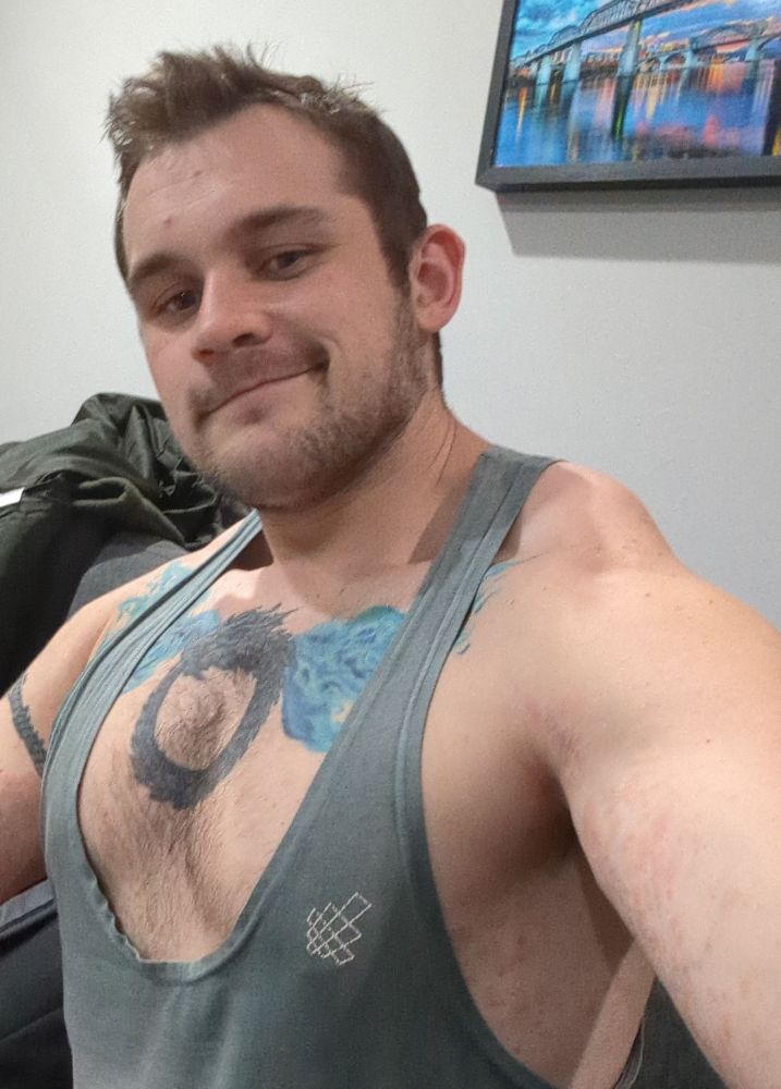 Gym pic of Jackson looking muscular