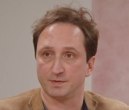 Capture d'écran de François Kraus dans l'émission d'Arrêt sur images en question.