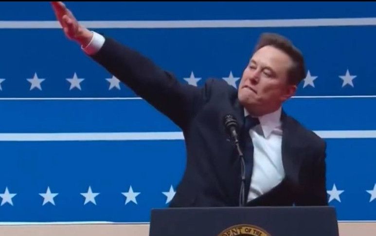 Musk fait un salut fasciste 