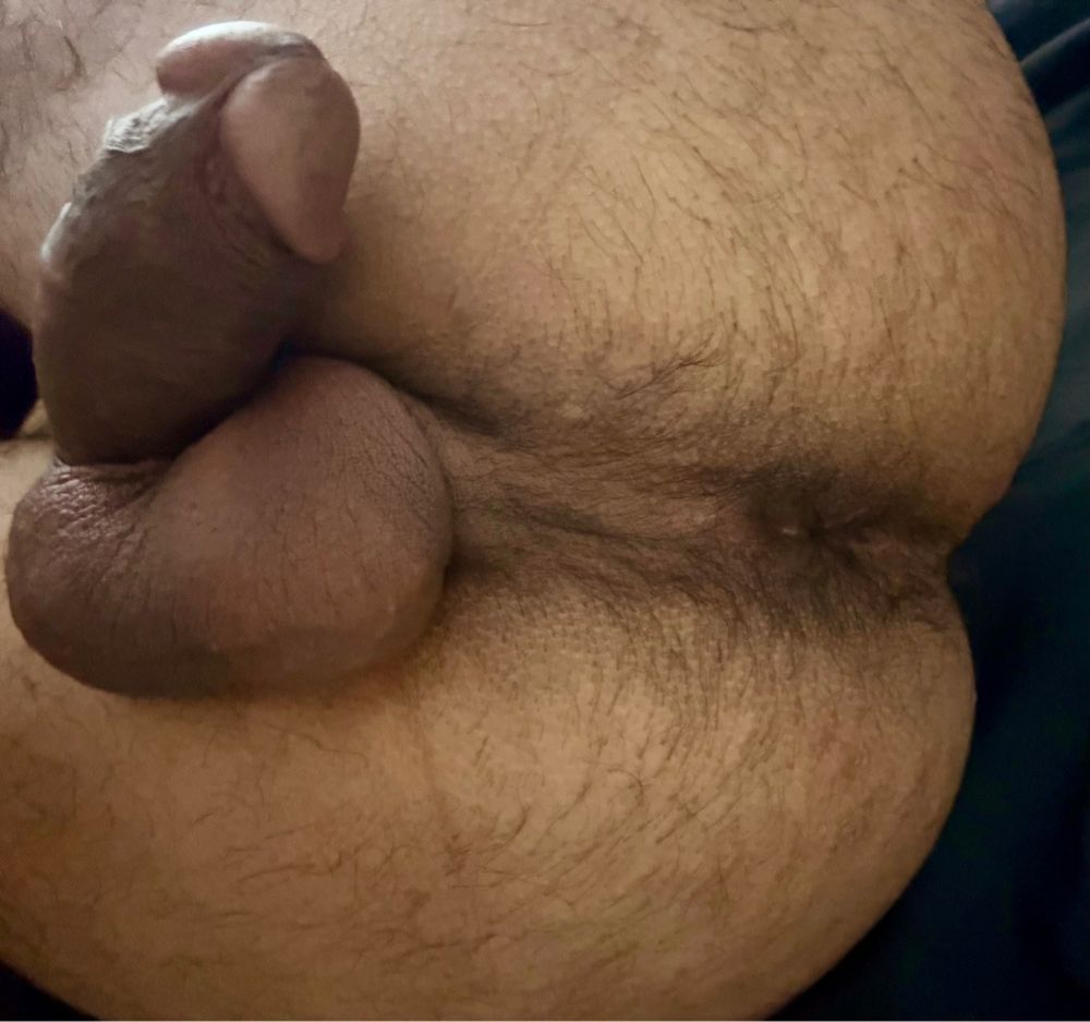 Picture of my softie with my ass and hairy hole