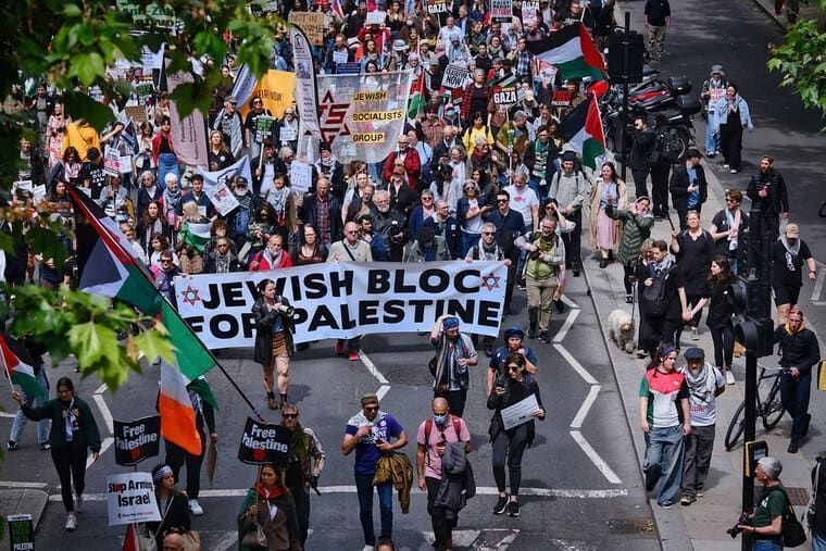 A sizeable Jewish bloc for Palestine at one of the national Palestine marches in London, including the banner of the Jewish Socialists Group