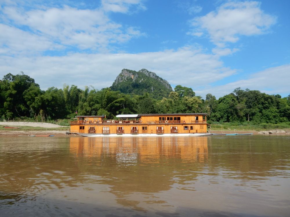 Kreuzfahrtschiff am Mekong