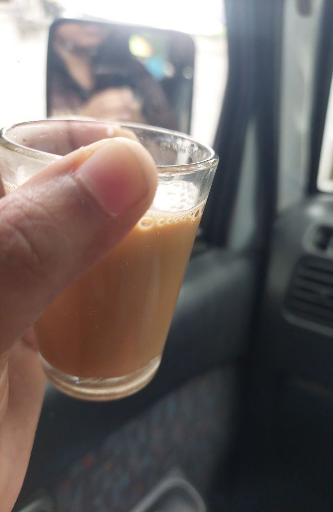 This chai slapped. My dad was smoking so he told me to drink it in the car. After kulhad, glass is my favourite vessel material for chai