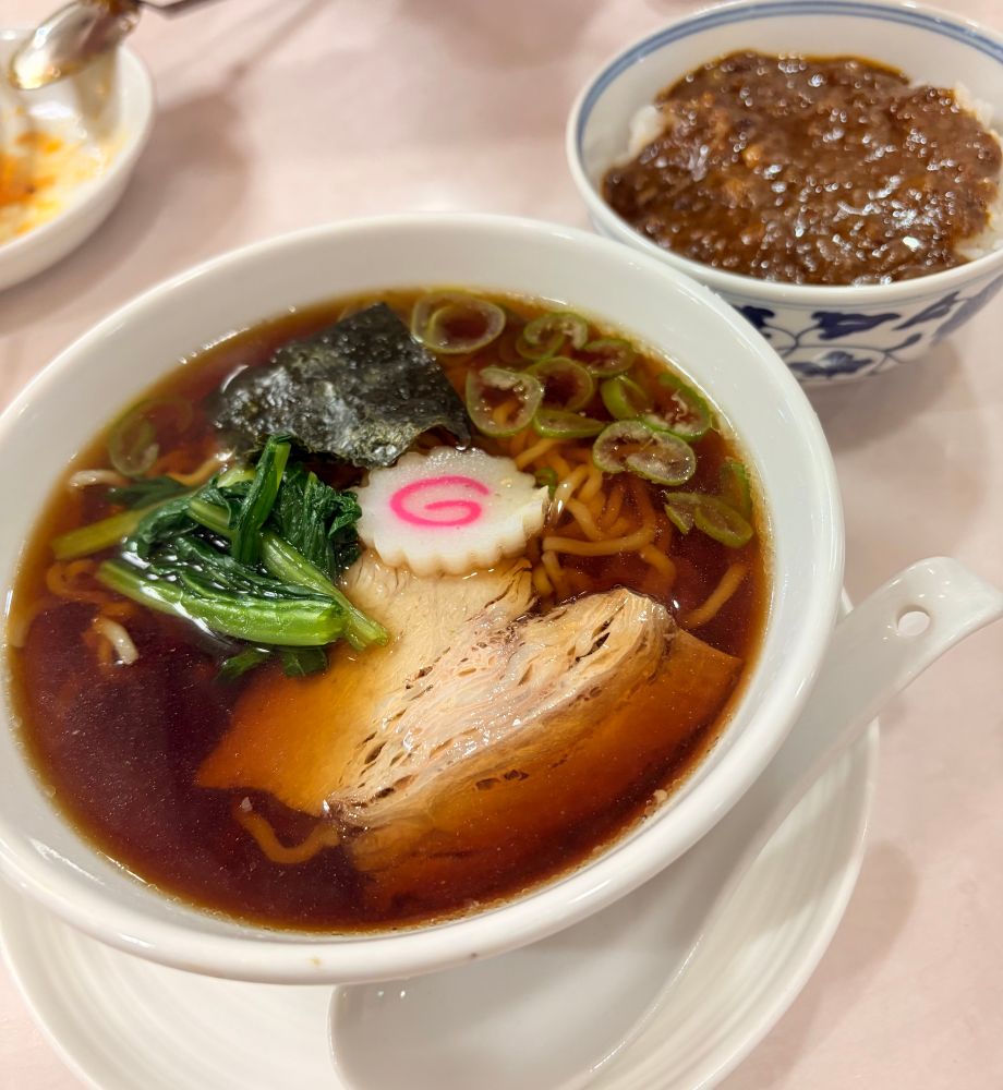 ミニラーメンと一口まかないカレー（これ絶品だ😍）