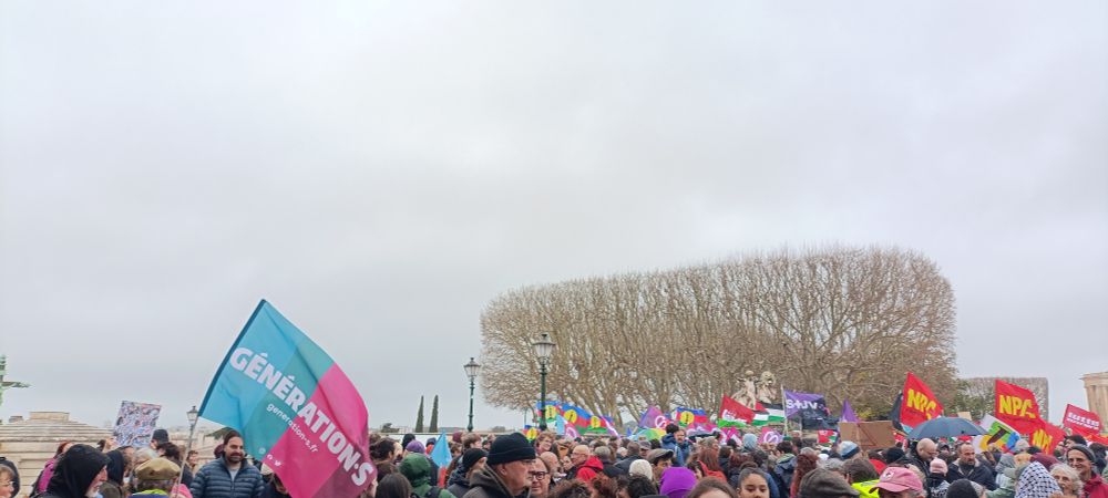 La foule sur la place