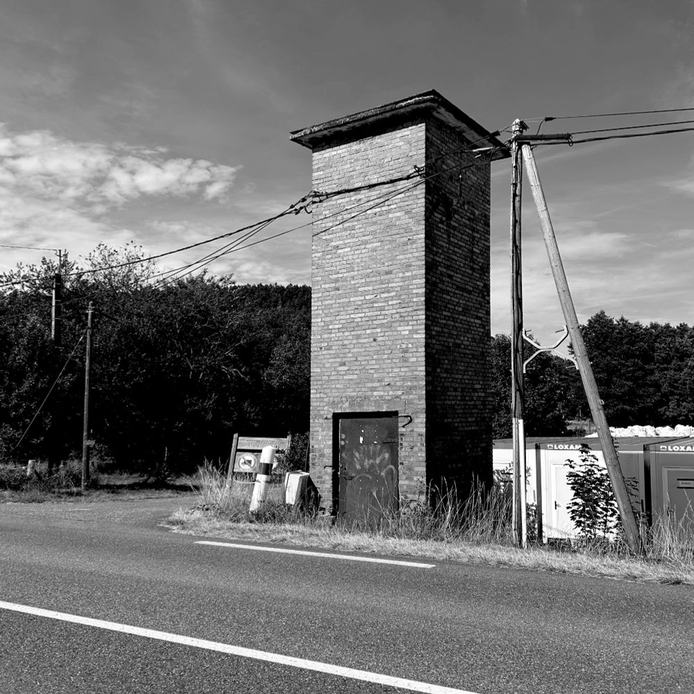 Ein Stromverteiler-Turm in Baerenthal in Frankreich.