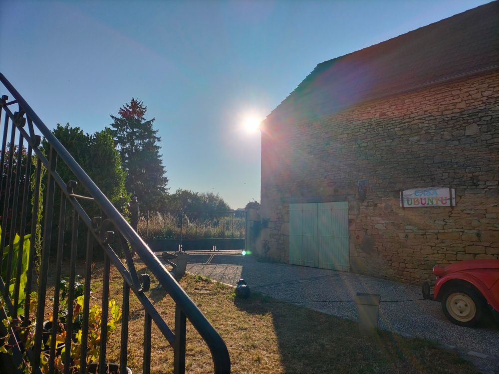 Cour soleil 2cv rouge 