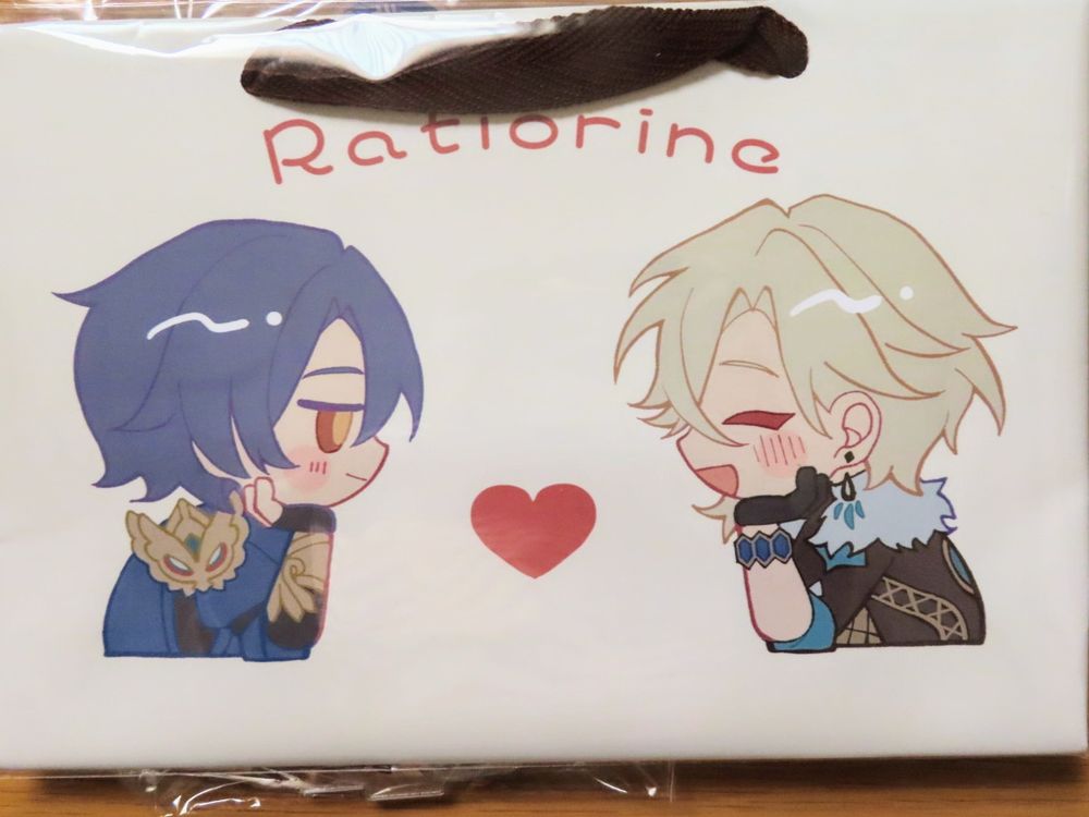 見つめ合ってるレイチュリバッグかわいい…しあわせです♪
うふふ、満更でもないレイシオ教授のお顔かわいい💕（それか、彼をとても愛おしい目で見てるのかな…どちらも嬉しいです✨）
