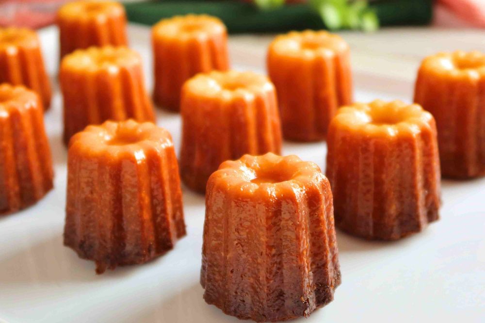 Canelés bordelais