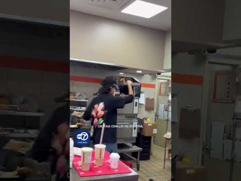 Customer helps staff extinguish fire at Dunkin Donuts