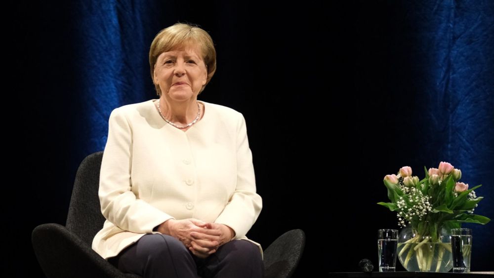 Asyldebatte - Altkanzlerin Merkel kritisiert Profilierung auf Kosten von Migranten