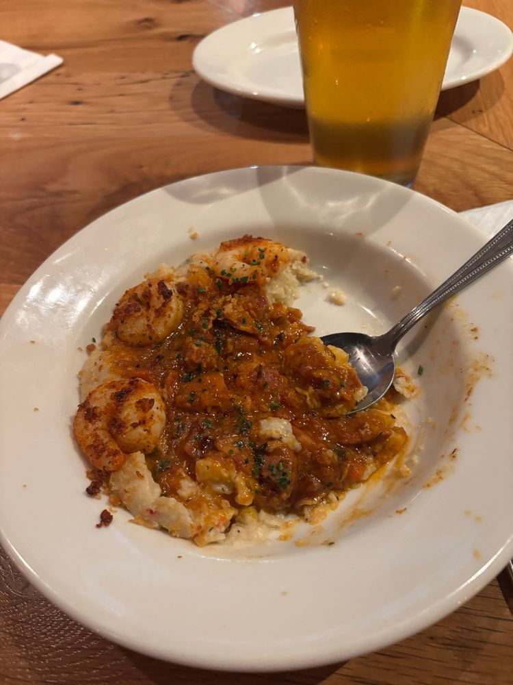 Shrimp and grits with andouille sausage 