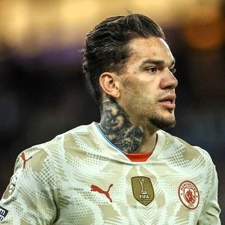 Son Dakika : Fenerbahçe'li Ederson, Daha Önce Mauro Icardi’de Olduğu Gibi Tedbirsiz Olarak PFDK’ya Sevk Edildi. (Kaynak - Emre Kaplan)