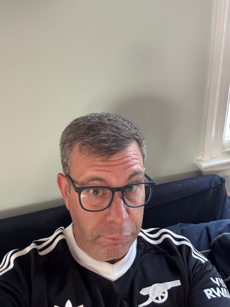 Dave wears progressive lenses.