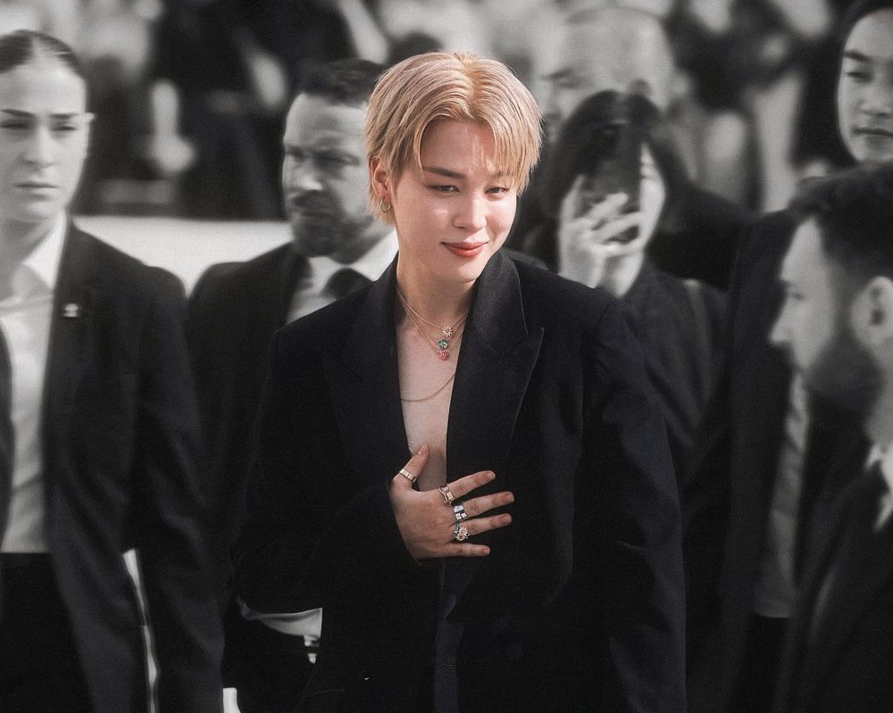 Jimin at the Dior show in Paris.