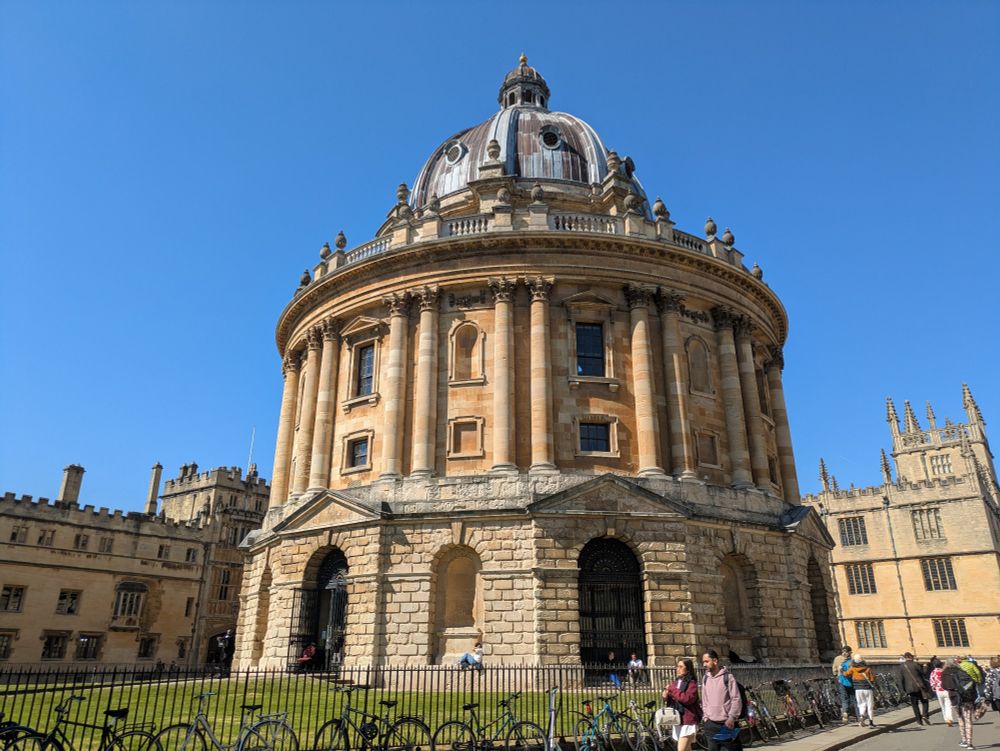 The Bodlien library in Oxford on a sunny day