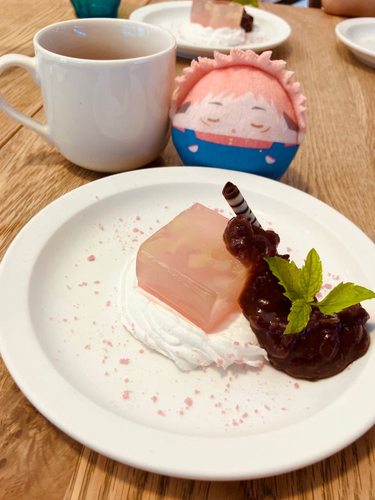 桃の羊羹って言われたけど横の餡子がなかったら羊羹と納得してないかも