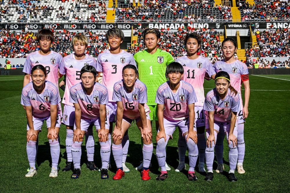 Japan women's national football team starting 11, posing for a team photo before their match against Norway