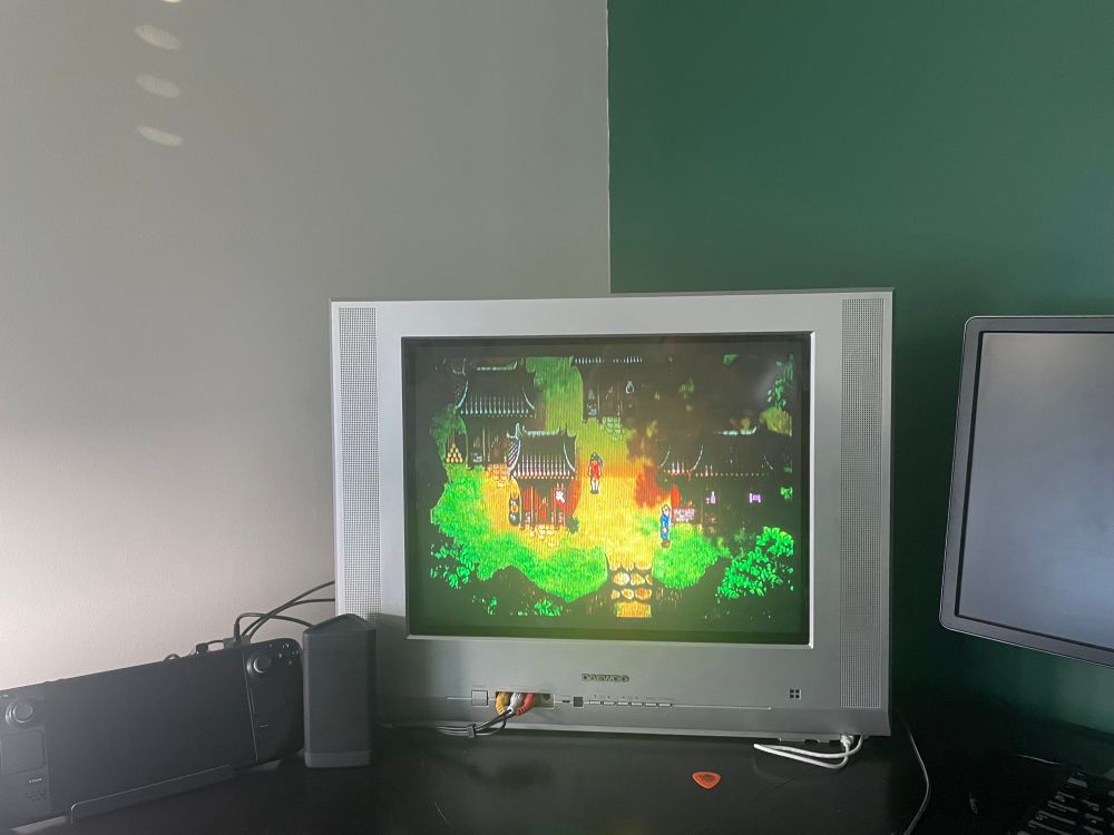 Playing the Suikoden remaster on my crt 