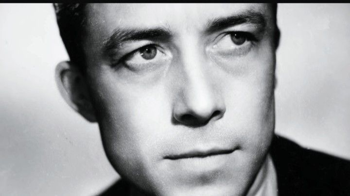 philosophe, écrivain, journaliste militant, romancier, dramaturge, essayiste et nouvelliste français, lauréat du prix Nobel de littérature en 1957. 