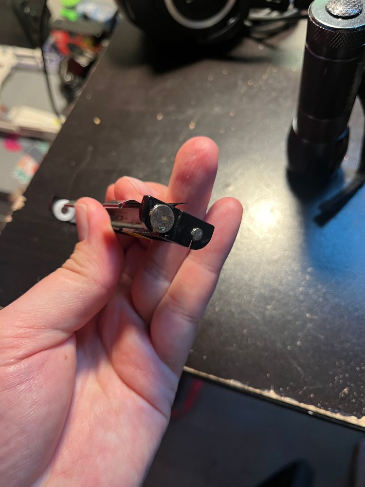 slightly rusted battery contacts