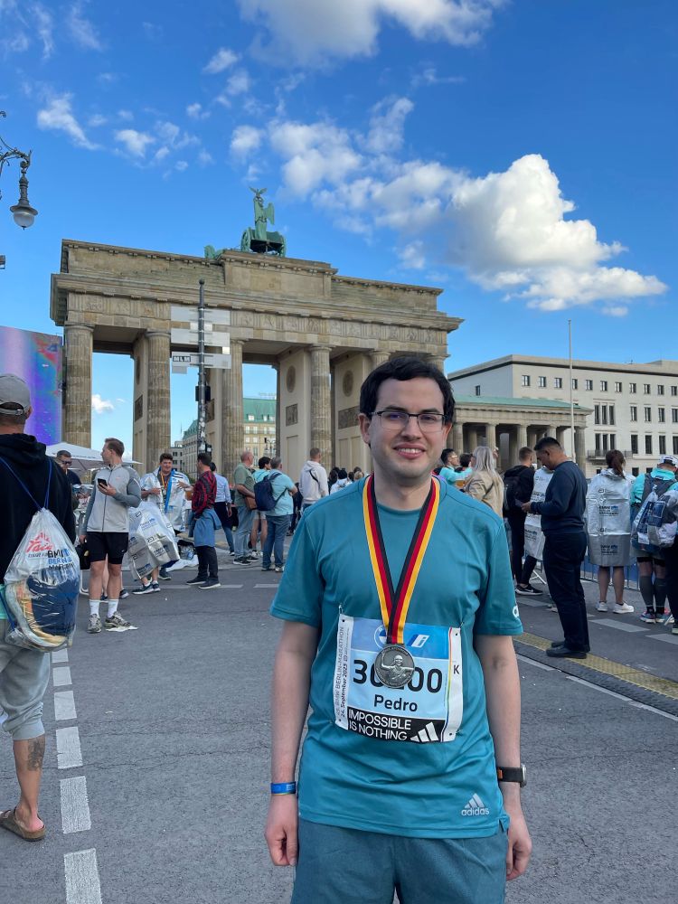 Pedro at the Branderburg gate after finishing the Berlin Marathon.
