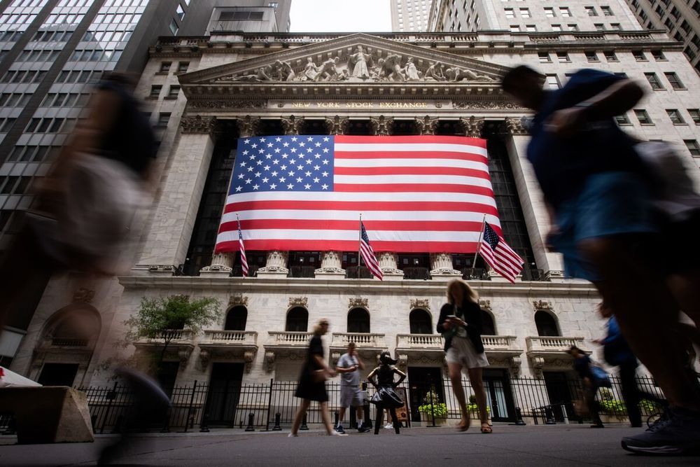 US companies announced share repurchases totaling $166 billion last month, the highest dollar value on record for July, as buyback plans from the largest American financial and technology companies kicked in.