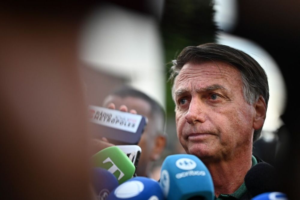 Trump Writes to Bolsonaro, Says He’s Watching Brazil ‘Closely’