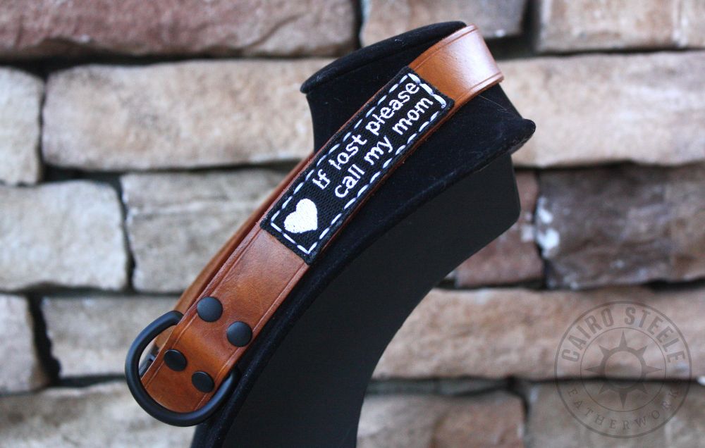 Side view of the collar on a black stand