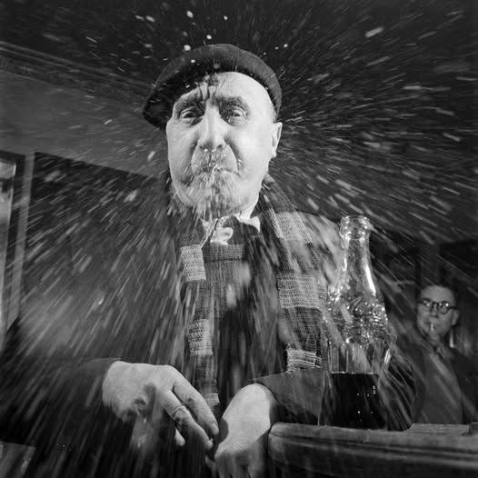 Un Français goûte du Coca-Cola pour la première fois (1950, pic by Mark Kauffman). 