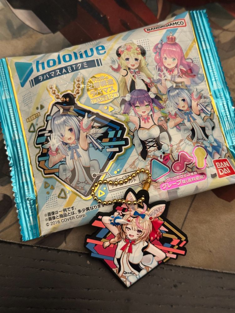 the same pack but with a Polka keychain revealed