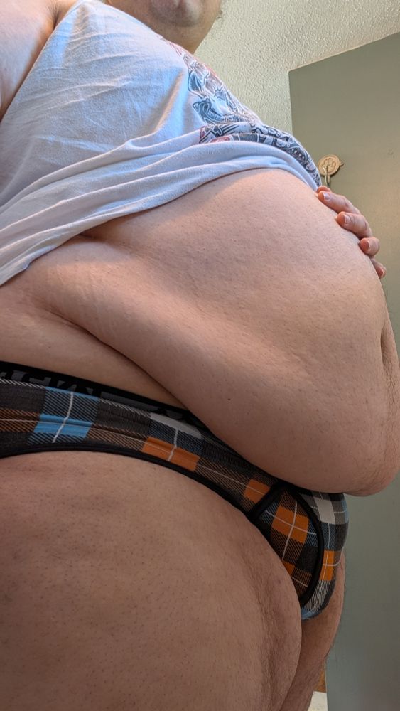 Side profile of me, I'm to thick to fully fit in the frame