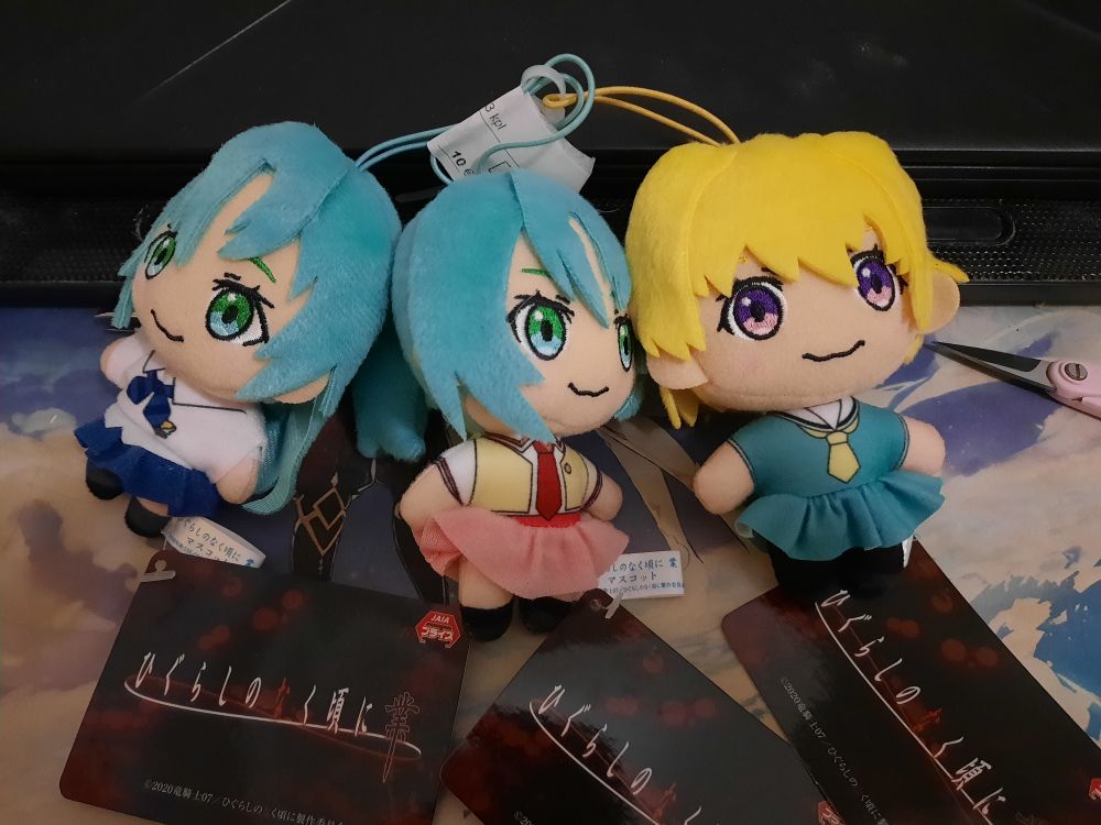 A plush mascots of Shion and Mion Sonozaki and Satoko Hojo from Higurashi no naku koro ni. 