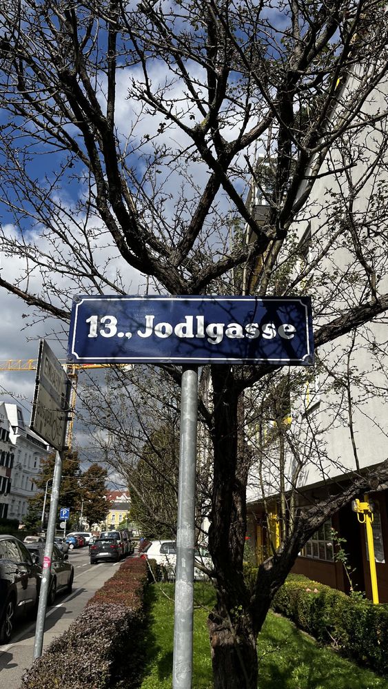 Straßenschild in Wien: Jodelgasse. 