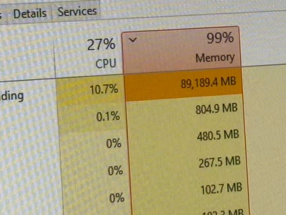 Task manager showing 99% memory usage