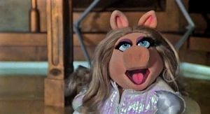 Miss Piggy yelling HAIYA
